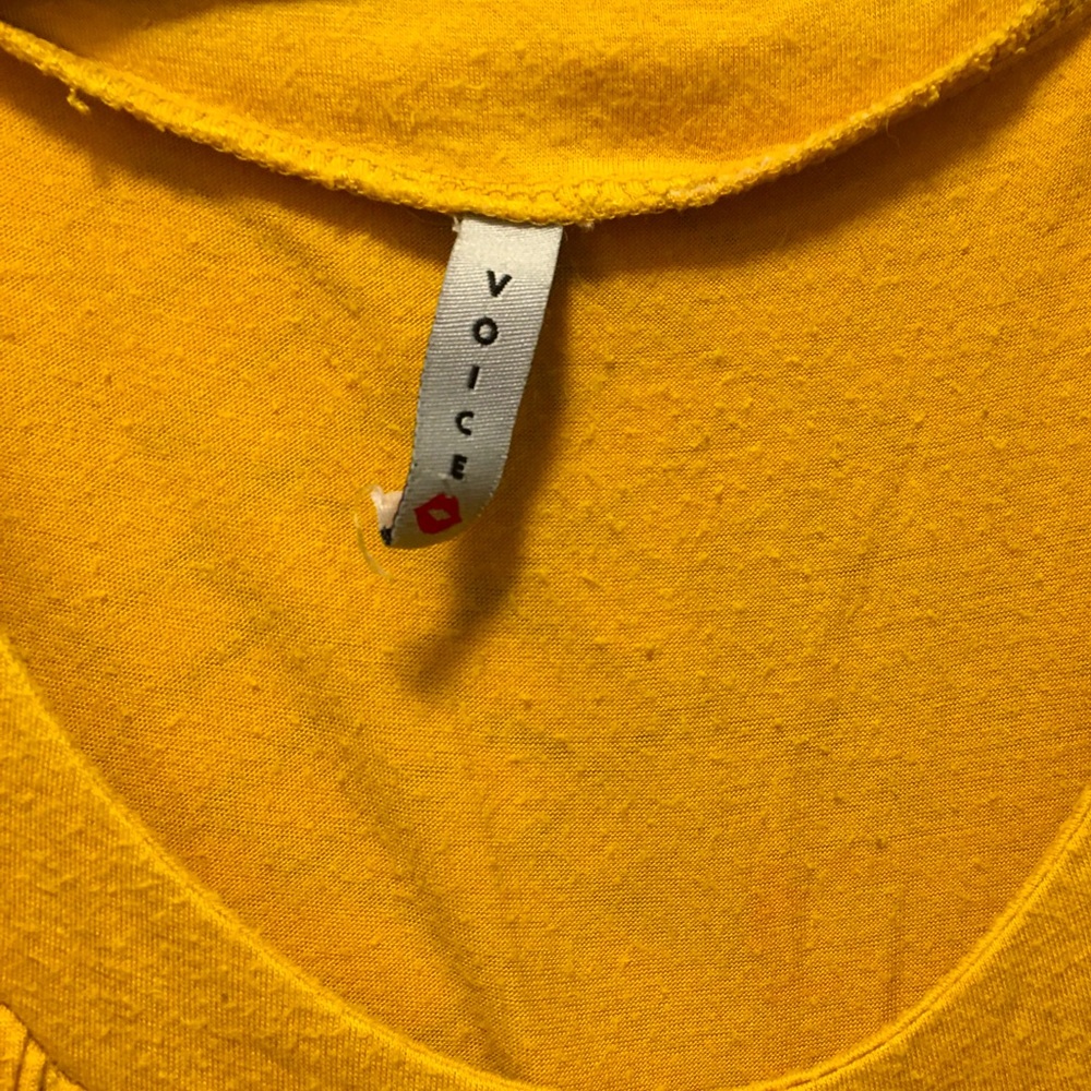 Cute work top!! - Picture 2 of 3